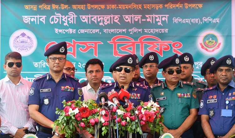 পশুবাহী গাড়ি সুনির্দিষ্ট অভিযোগ ছাড়া থামানো যাবে না: আইজিপি